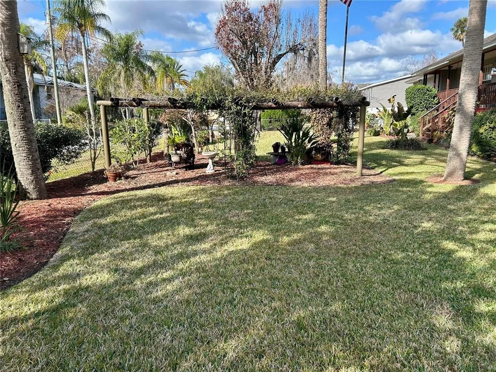 Photo of 55730 HOLIDAY  CIRCLE