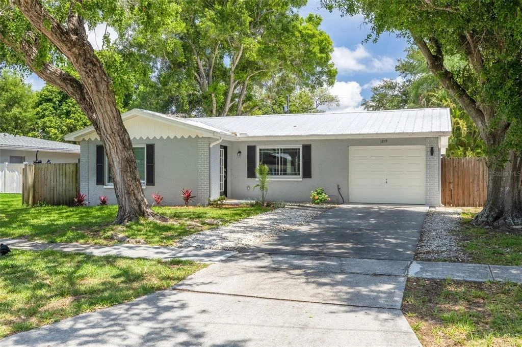 Photo of 1819 WEST DRIVE