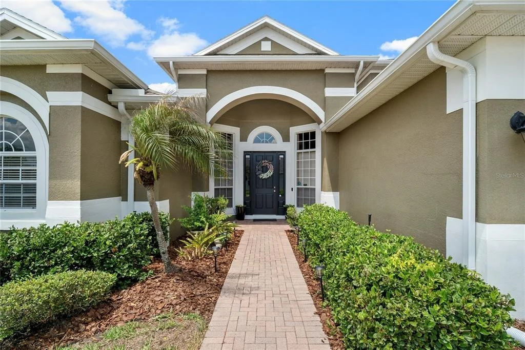 Photo of 925 BAINBRIDGE LOOP