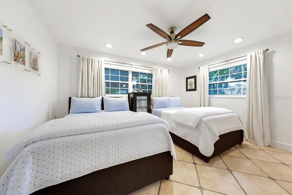 Photo of 407 HARBOR VIEW LANE