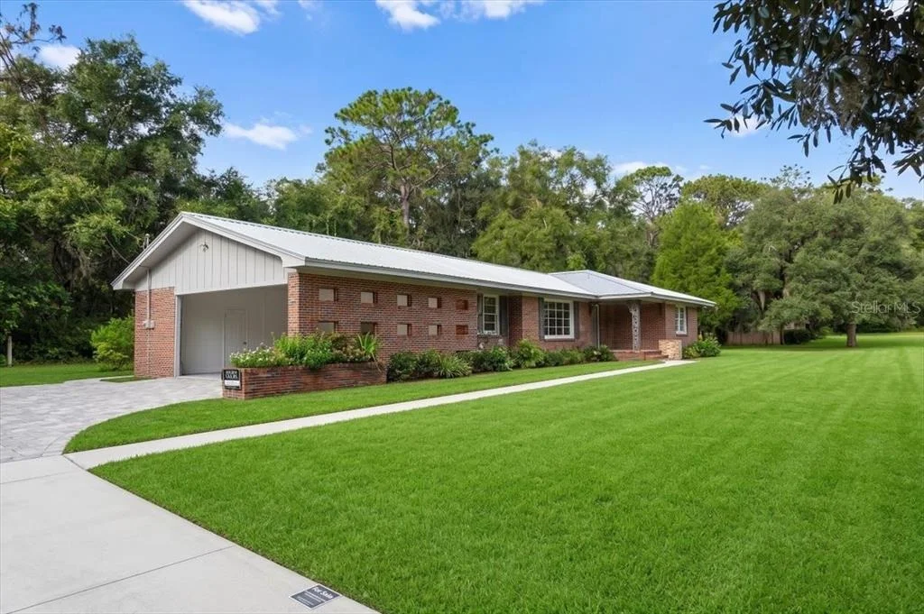 Photo of 2107 GOLF DRIVE