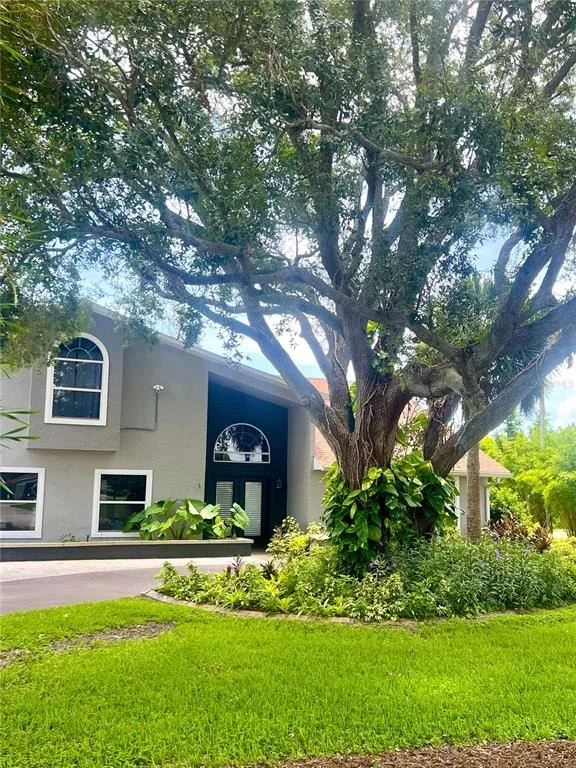 Photo of 1 HARRIS CIRCLE