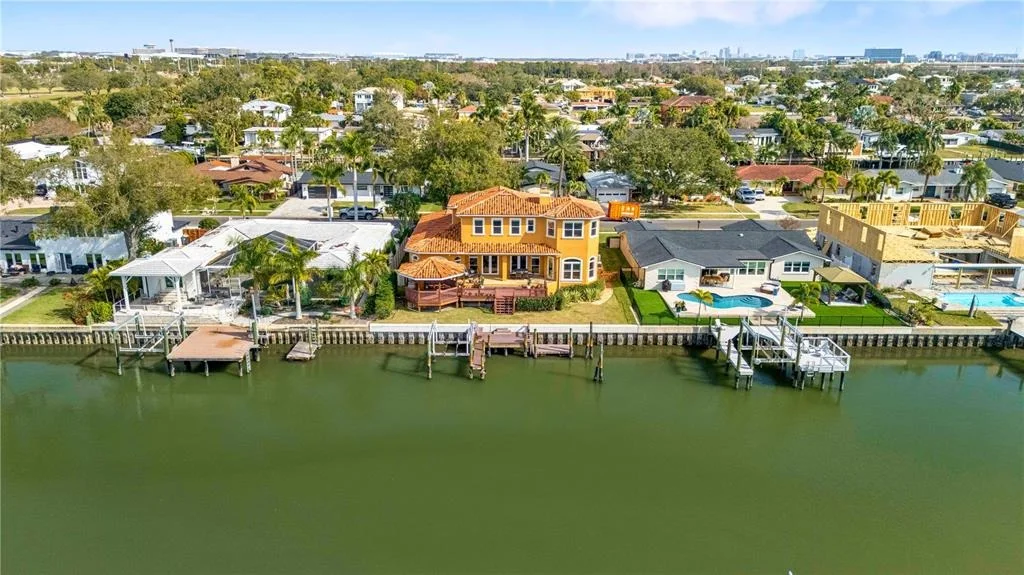 Photo of 3952 VERSAILLES DRIVE