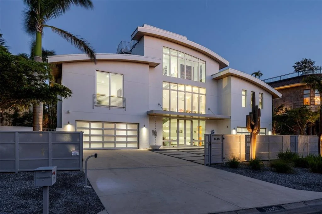 Photo of 1365 HARBOR DRIVE