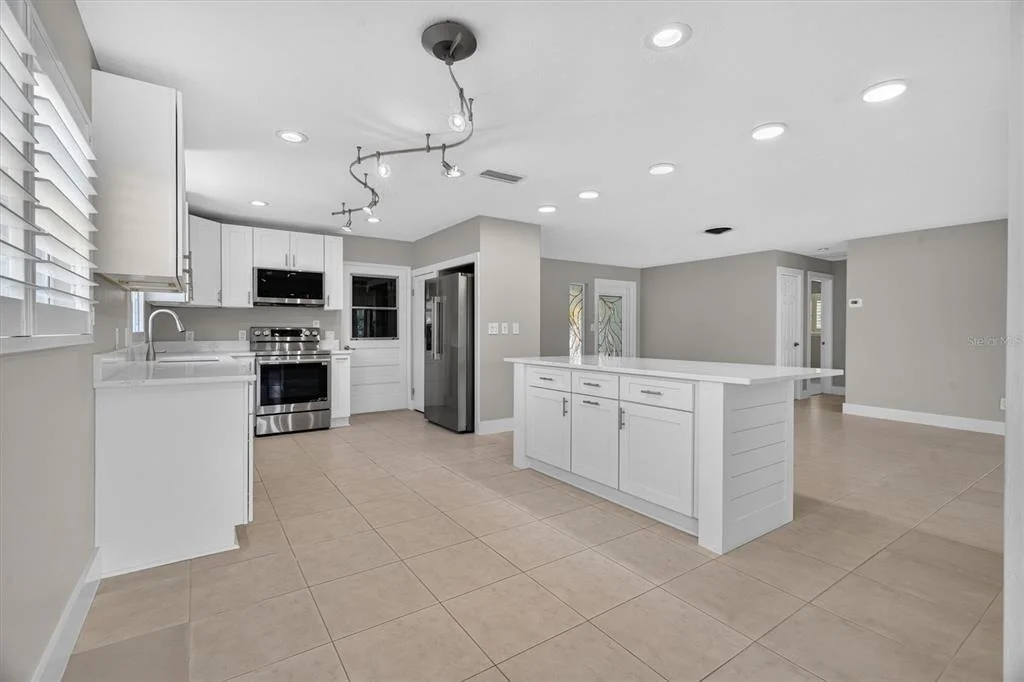Photo of 541 LILLIAN DRIVE