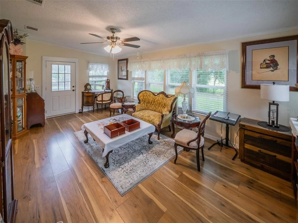 Photo of 4634 BELLE GROVE