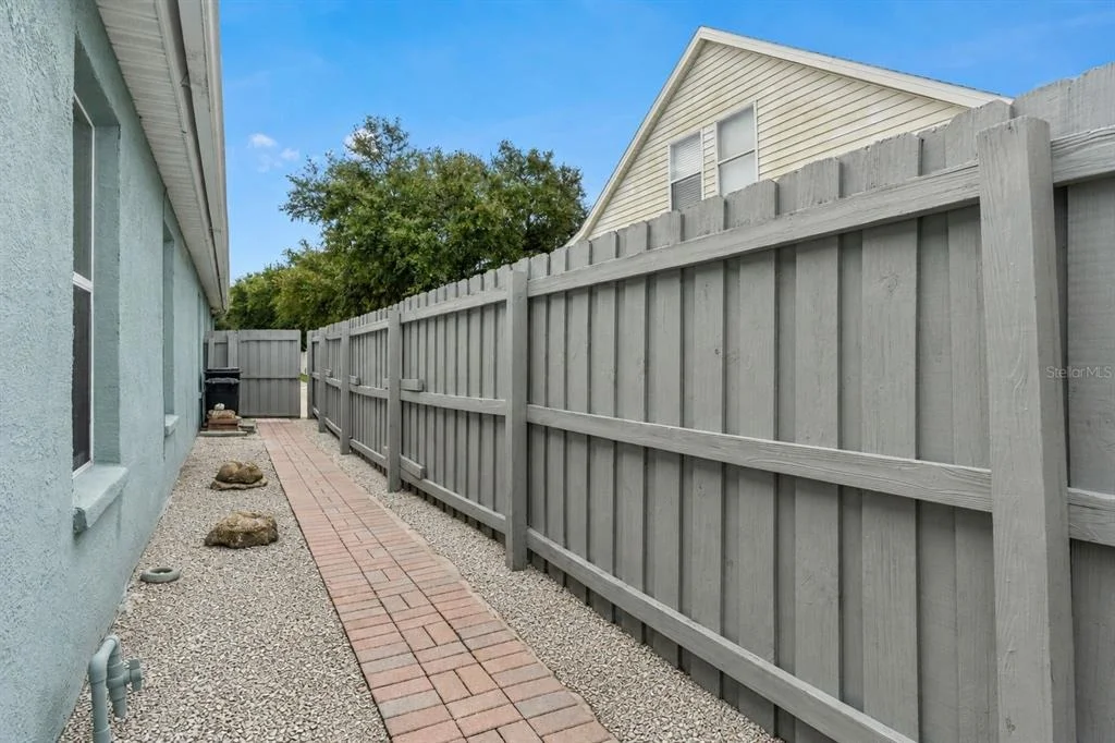 Photo of 8620 PERSEA COURT