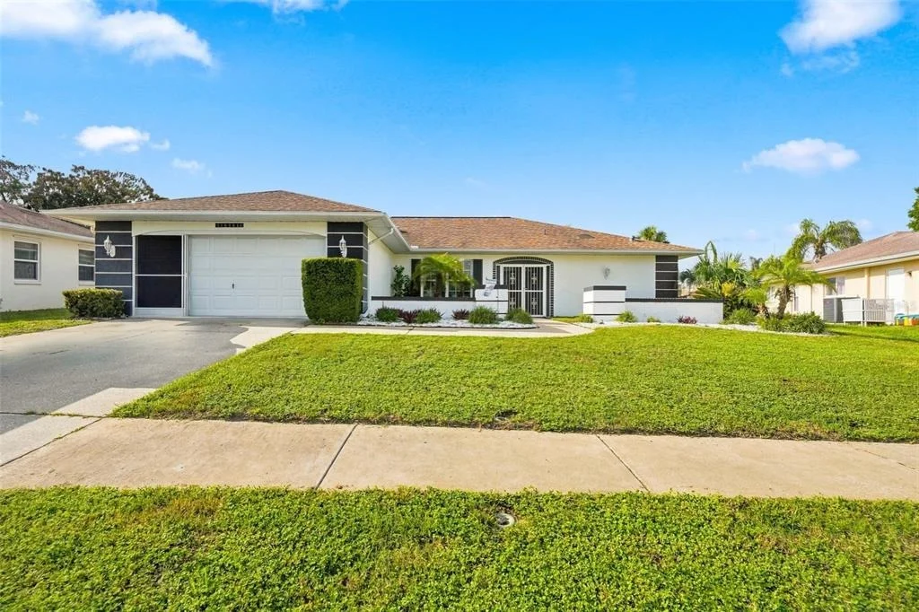 Photo of 10381 FLAG ROAD