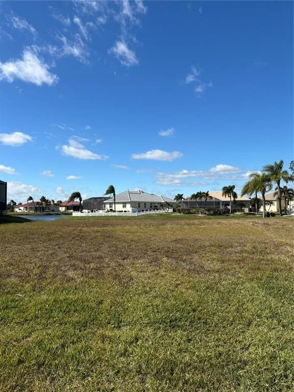 Photo of 17283 CARROWAY LANE