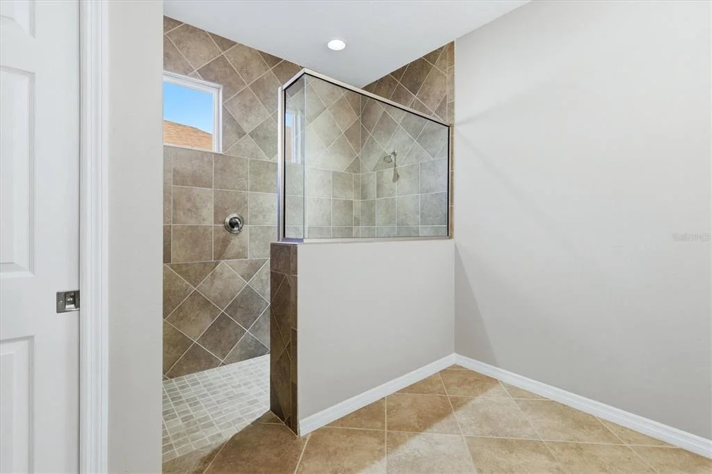 Photo of 640 HONEYFLOWER LOOP