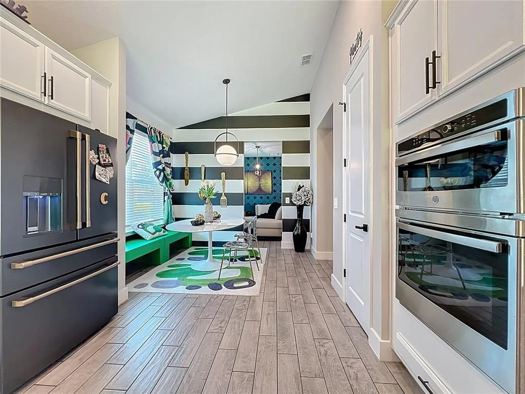 Photo of 991 LAKESIDE ESTATES DRIVE