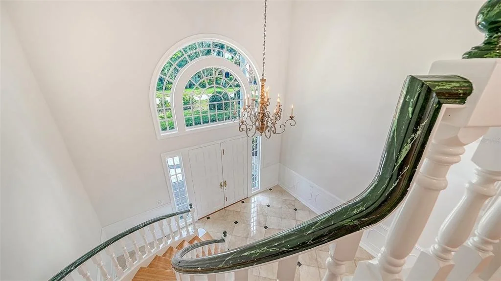 Photo of 916 MACEWEN DRIVE