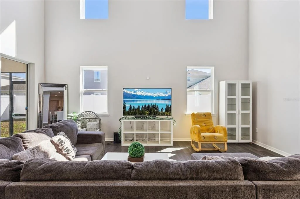Photo of 1111 LONE PALM WAY
