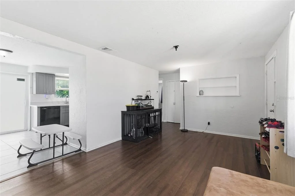 Photo of 4327 BEACON SQUARE DRIVE
