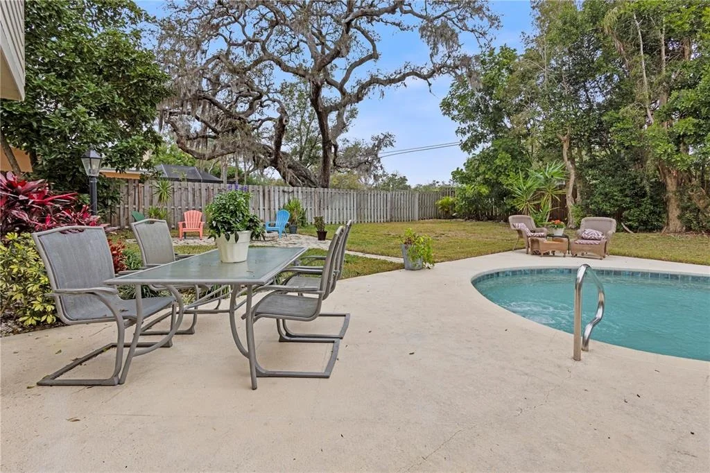 Photo of 1437 GLENVIEW ROAD