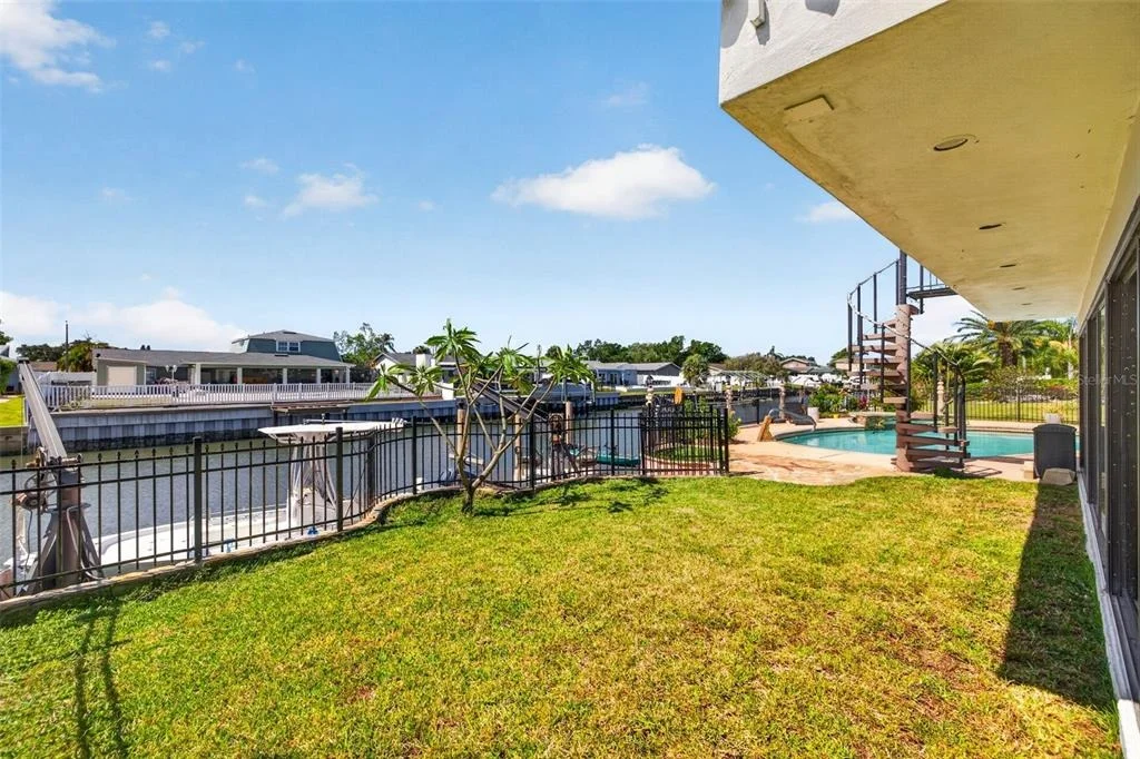 Photo of 8450 FLAGSTONE DRIVE