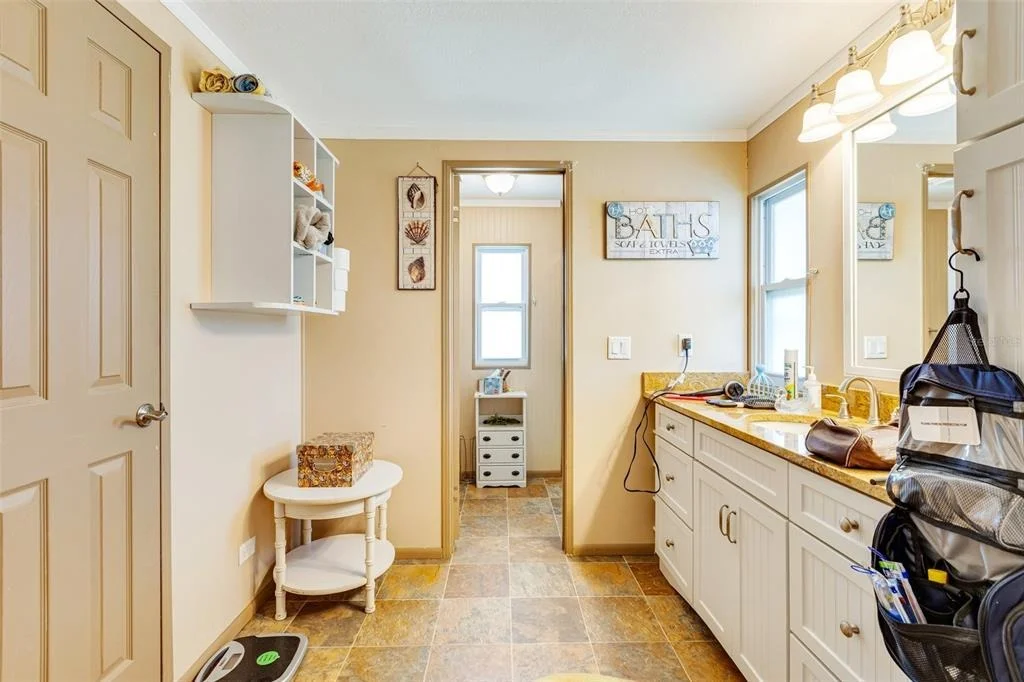 Photo of 412 VIVAR