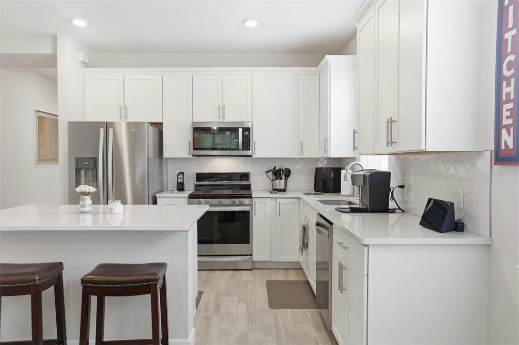 Photo of 13640 SPLASHING ISLA DRIVE