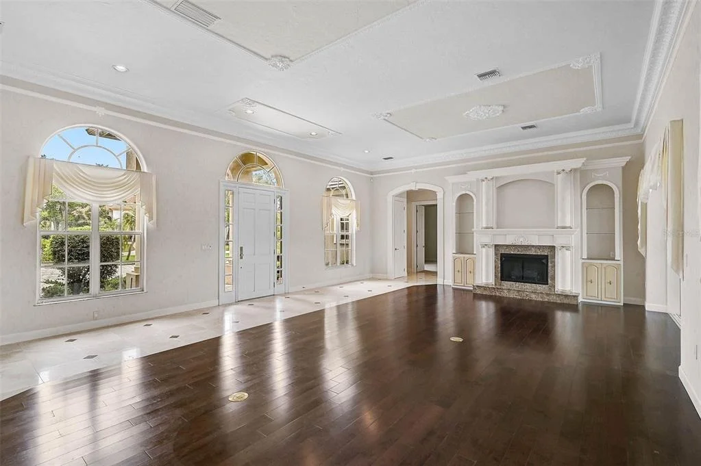 Photo of 852 MACEWEN DRIVE