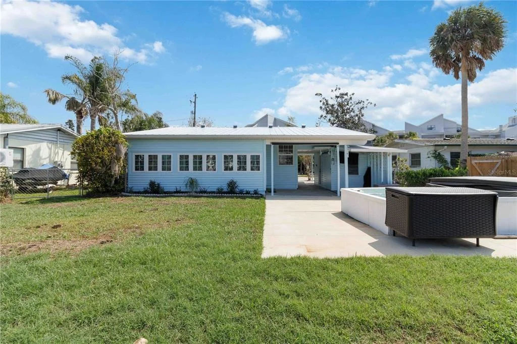 Photo of 607 MANATEE AVENUE