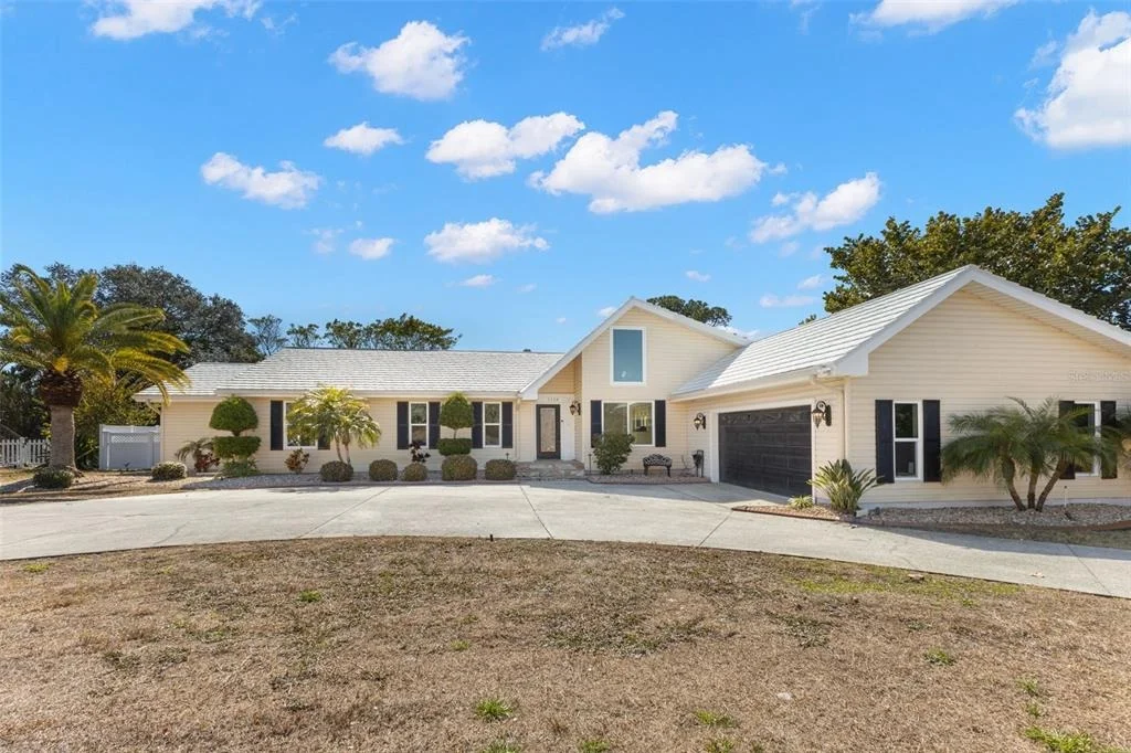 Photo of 2138 BAYOU DRIVE