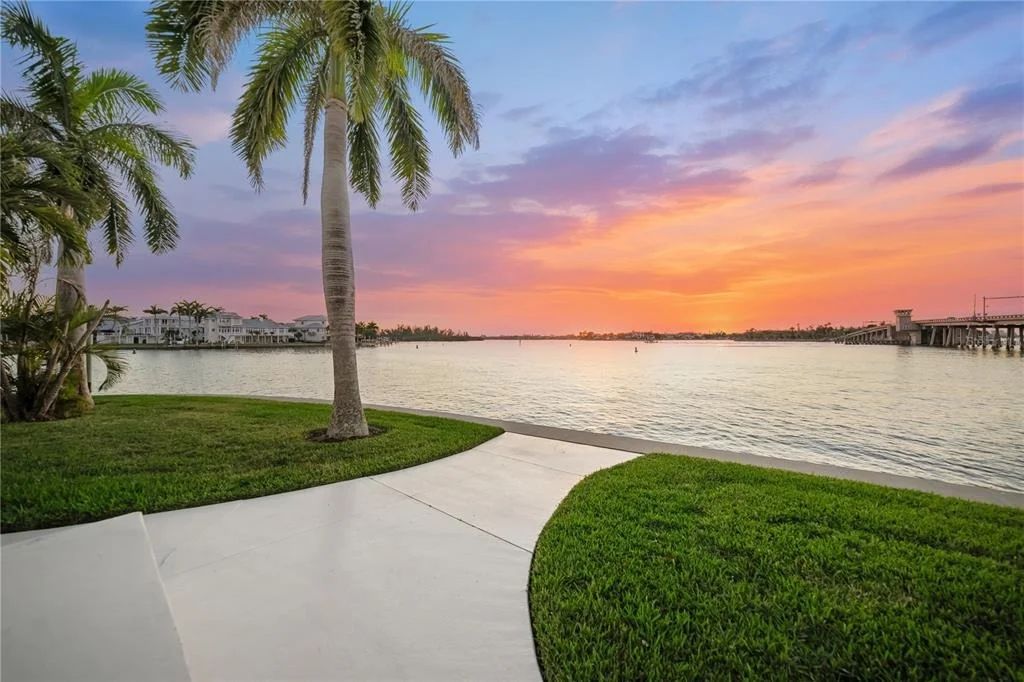 Photo of 1400 SIESTA DRIVE