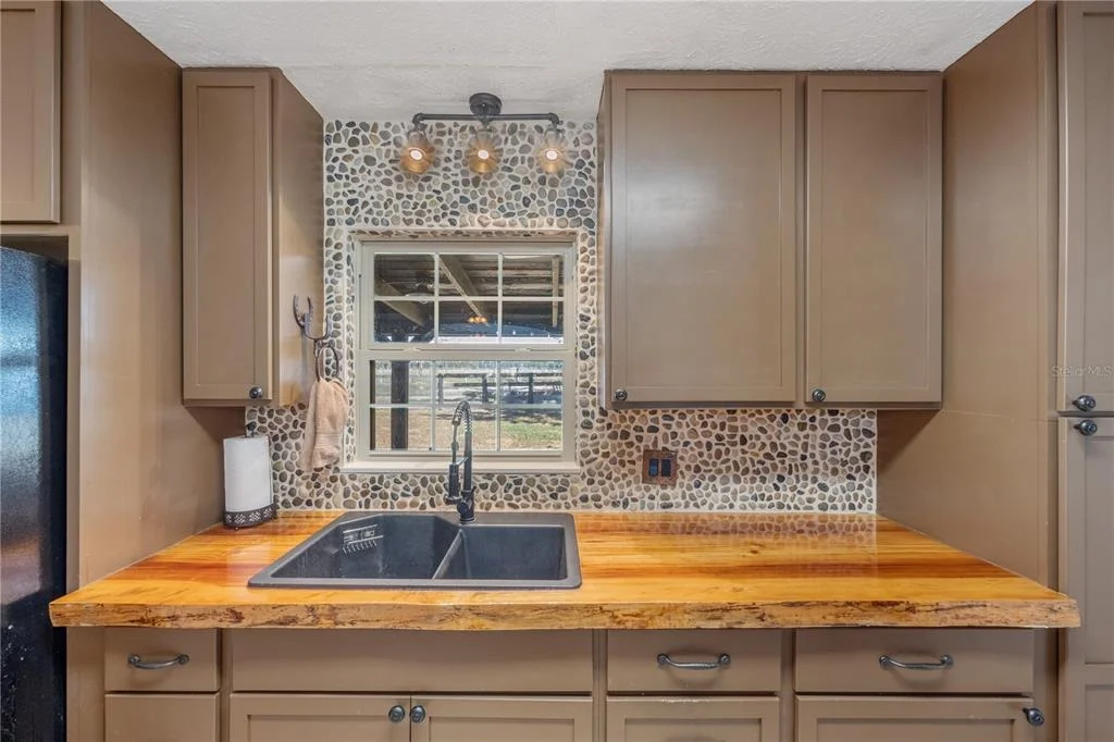 Photo of 17885 NE 2ND PLACE