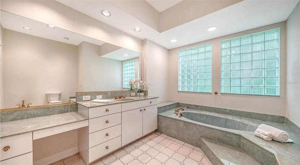Photo of 916 MACEWEN DRIVE