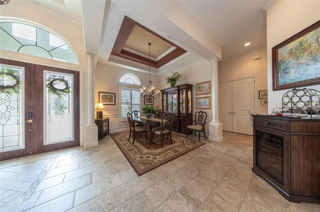 Photo of 14 LONGVIEW WAY N