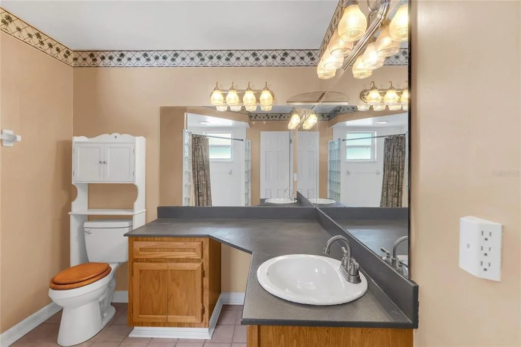 Photo of 611 SHERWOOD OAKS CIRCLE