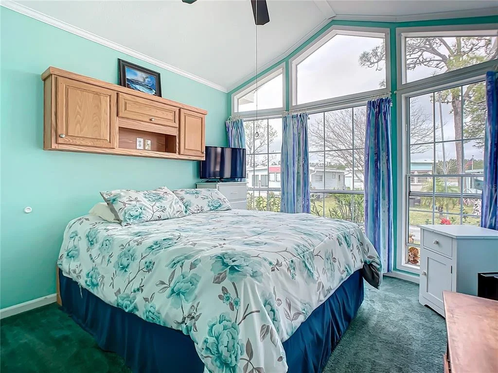 Photo of 92 EAGLE POINT S