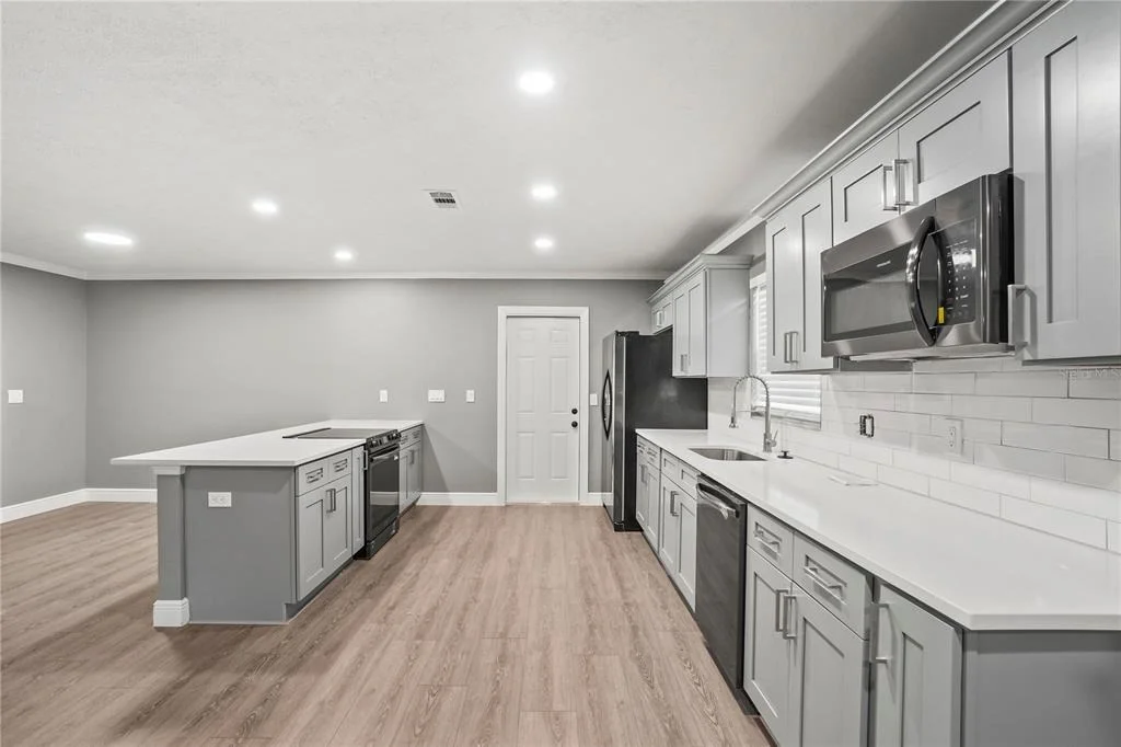 Photo of 1901 LAKEVIEW DRIVE
