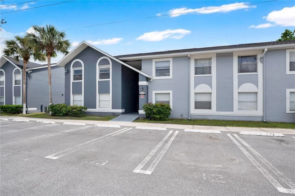 Photo of Unit 3 at 4100 PERSHING POINTE PLACE