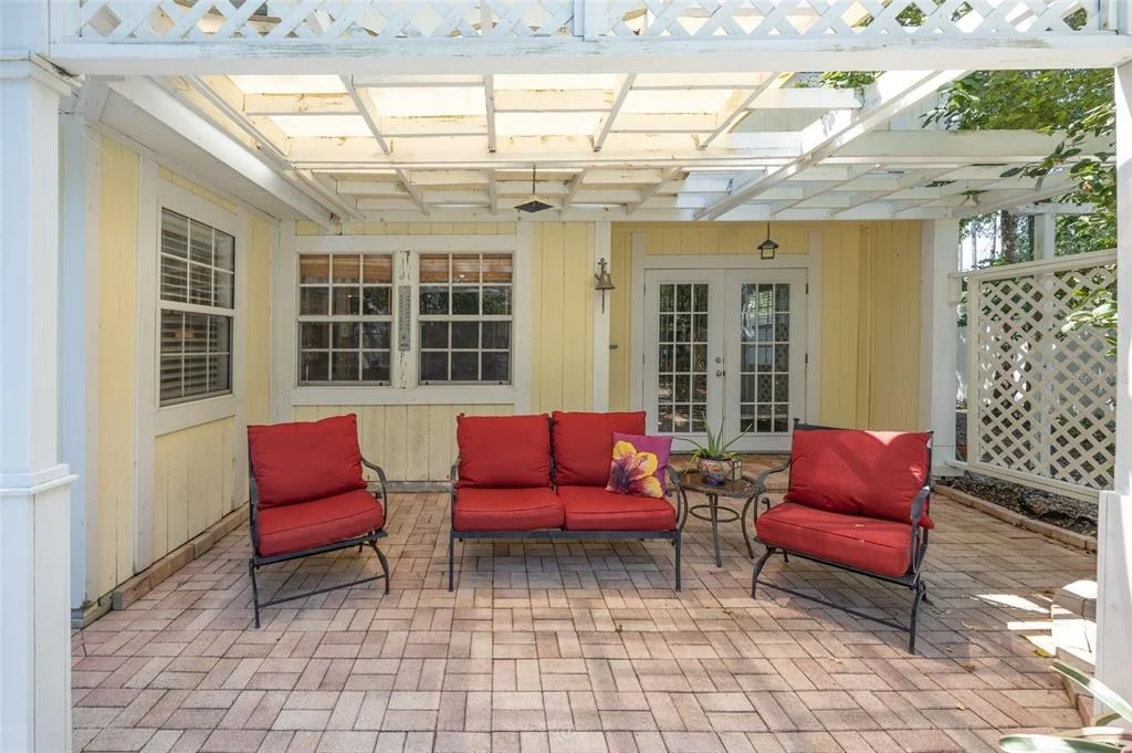 Photo of 31 WENDOVER LANE