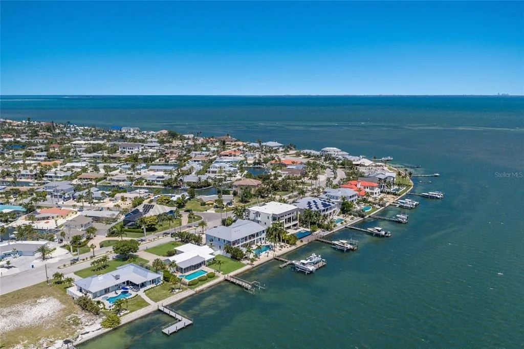 Photo of 633 KEY ROYALE DRIVE
