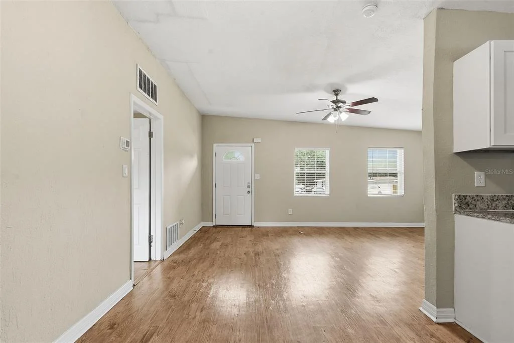 Photo of 6138 OAKCREST CIRCLE