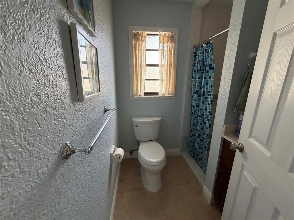 Photo of 1500 CREST DRIVE