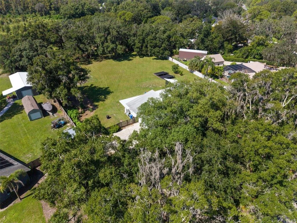 Photo of 810 WARREN ROAD