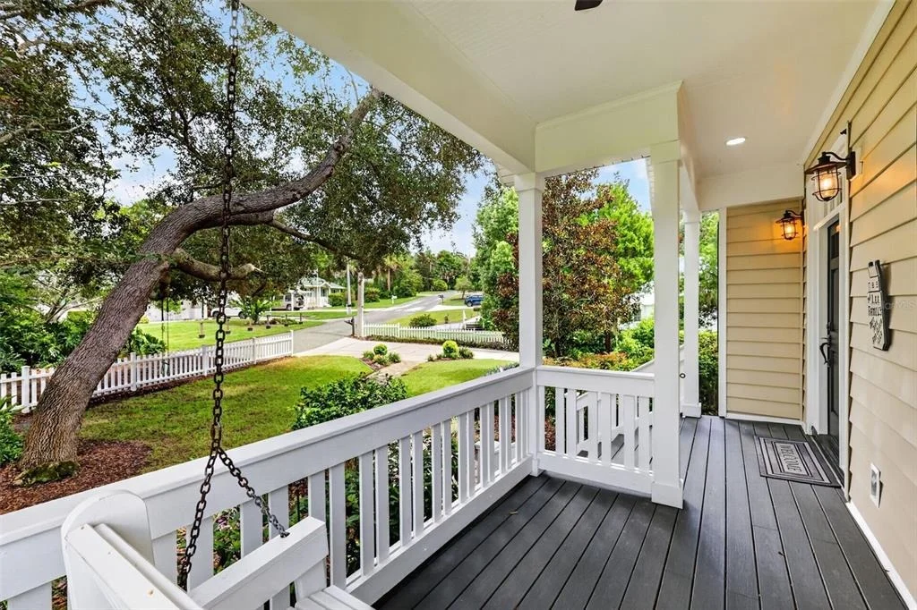Photo of 580 W 10TH AVENUE