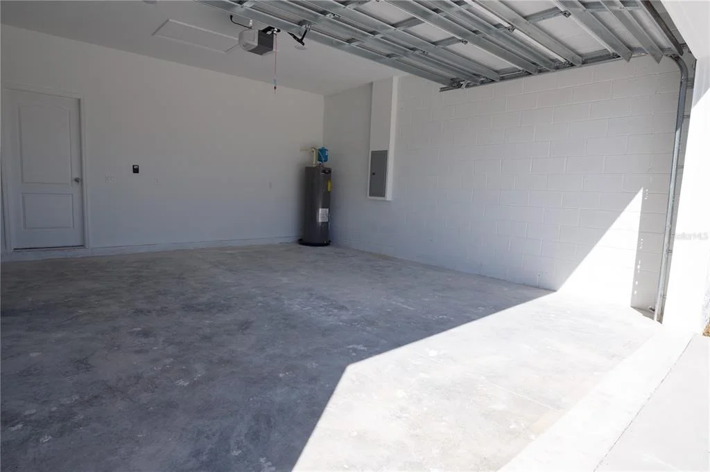 Photo of 1013 ASTON-MARTIN DRIVE