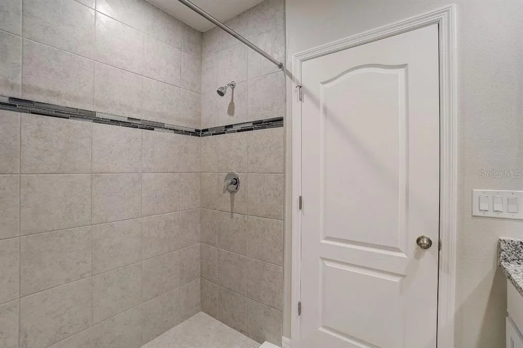 Photo of 589 BROADOAK DRIVE