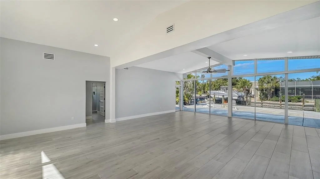 Photo of 619 BUTTONWOOD DRIVE