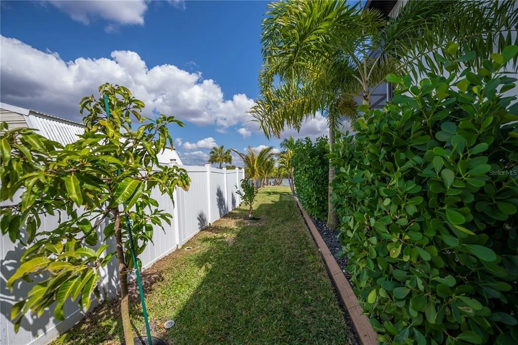 Photo of 2424 HARBOUR DRIVE