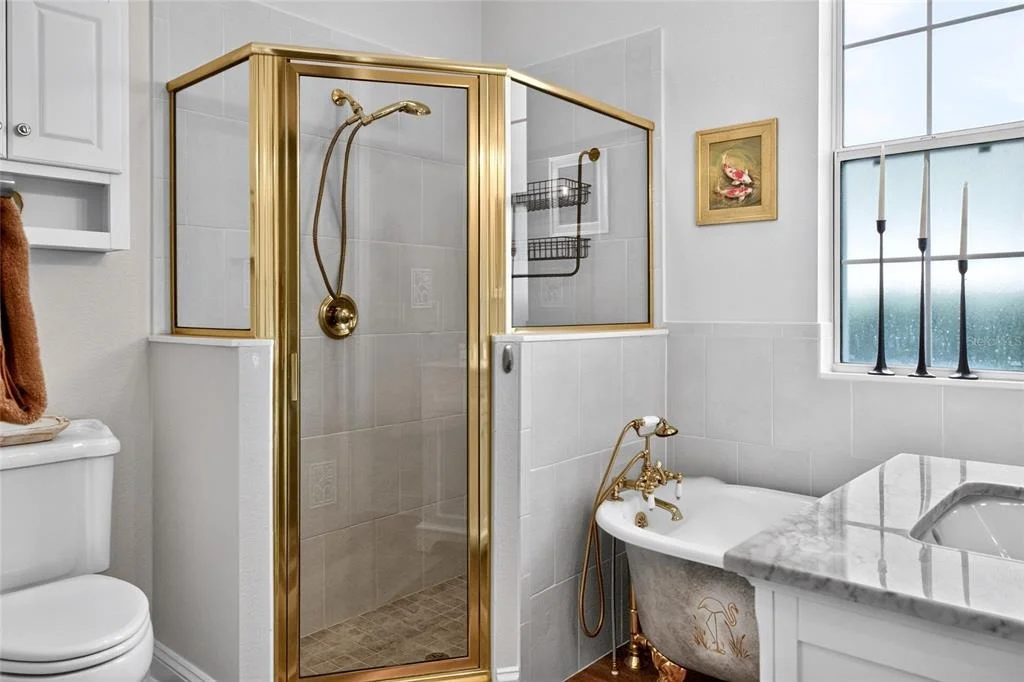 Photo of 101 LONGVIEW WAY N