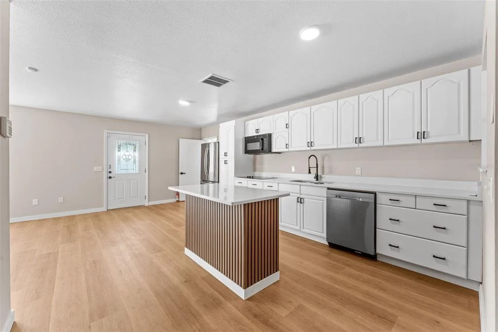 Photo of 5521 OAK STREET