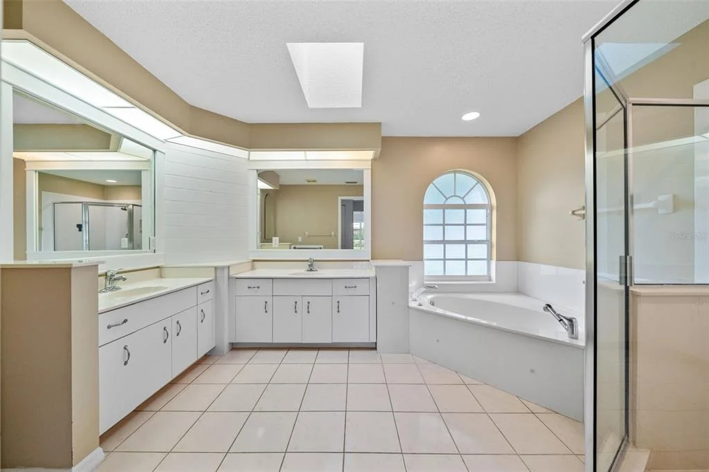 Photo of 555 PARK ESTATES SQUARE