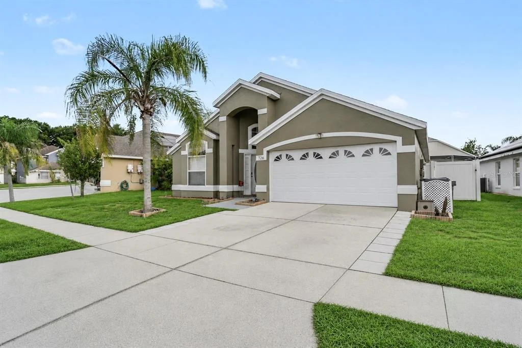 Photo of 726 ROCHESTER LOOP