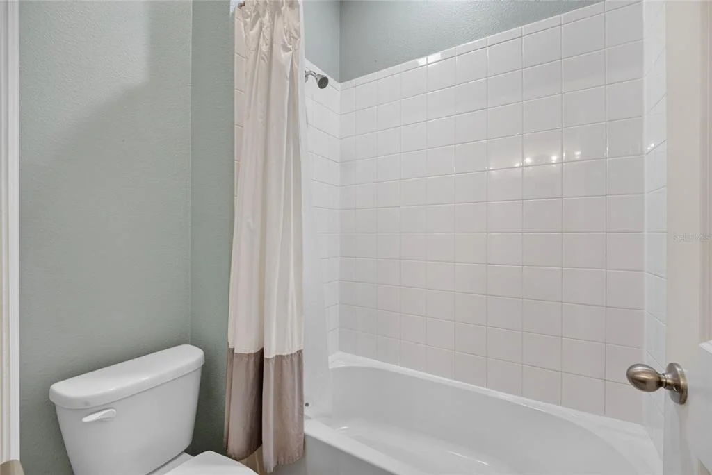 Photo of 5198 NE 19TH PLACE