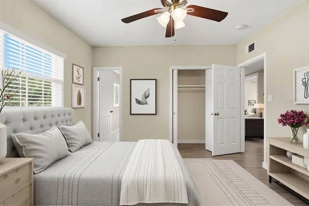 Photo of 6138 OAKCREST CIRCLE