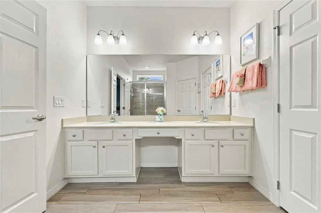 Photo of 6000 OAK GREEN LOOP